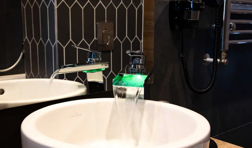 Avar Hotel M�traf�red - M�rcius 15.