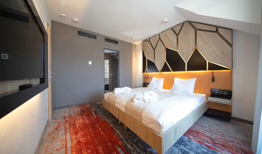 Avar Hotel M�traf�red - M�rcius 15.