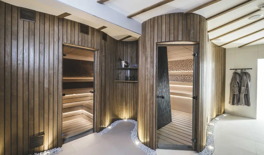 Avar Hotel M�traf�red - M�rcius 15.