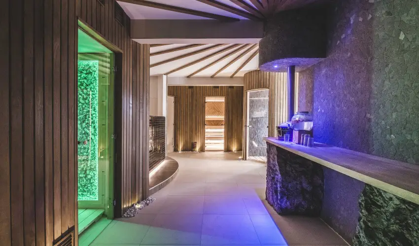 Avar Hotel M�traf�red - M�rcius 15.