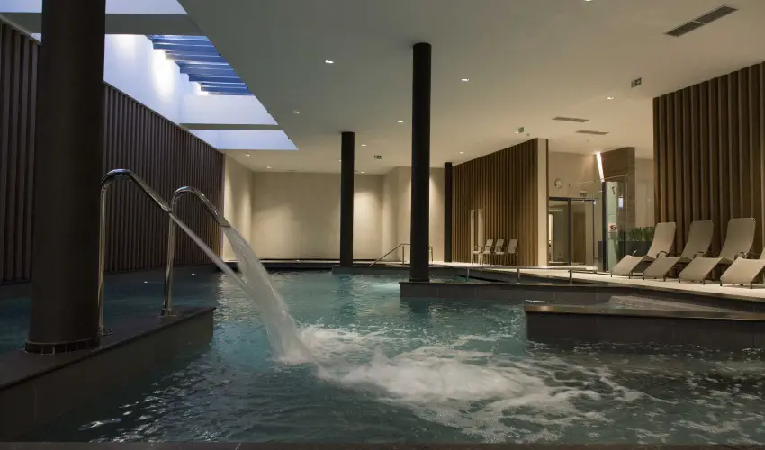Avar Hotel M�traf�red - M�rcius 15.