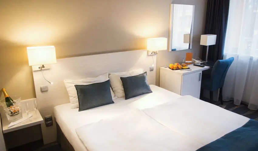 Hotel Az�r Si�fok - M�rcius 15. - speci�lis el�refizet�ssel (min. 3 �j)