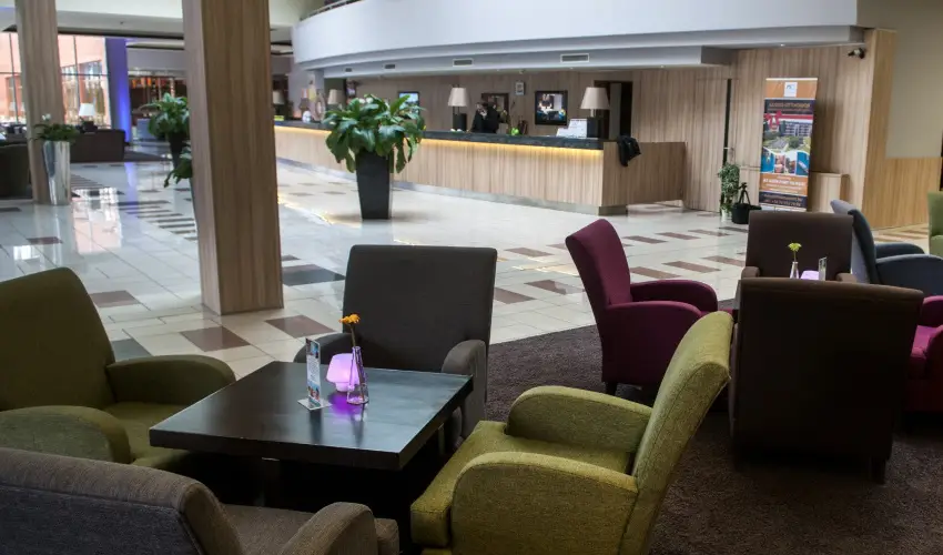Hotel Az�r Si�fok - M�rcius 15. - speci�lis el�refizet�ssel (min. 3 �j)