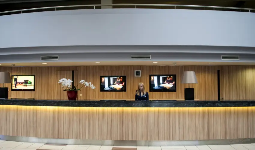 Hotel Az�r Si�fok - M�rcius 15. - speci�lis el�refizet�ssel (min. 3 �j)