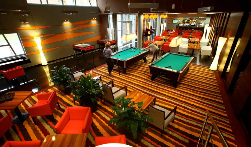 Hotel Az�r Si�fok - M�rcius 15. - speci�lis el�refizet�ssel (min. 3 �j)