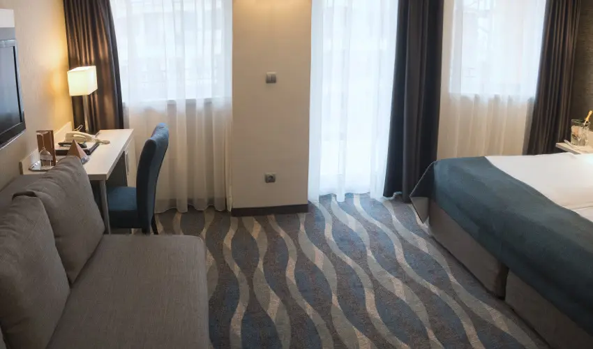 Hotel Az�r Si�fok - M�rcius 15. - speci�lis el�refizet�ssel (min. 3 �j)
