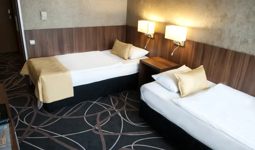 Hotel Az�r Si�fok - M�rcius 15. - speci�lis el�refizet�ssel (min. 3 �j)