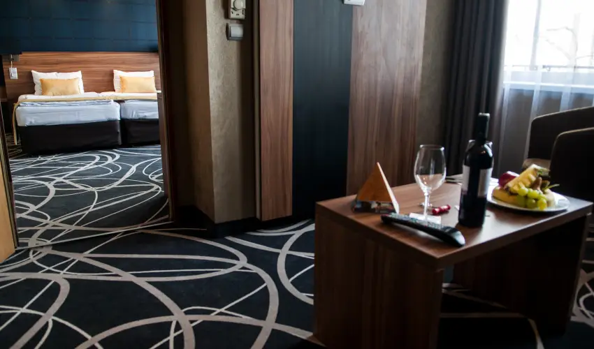 Hotel Az�r Si�fok - M�rcius 15. - speci�lis el�refizet�ssel (min. 3 �j)