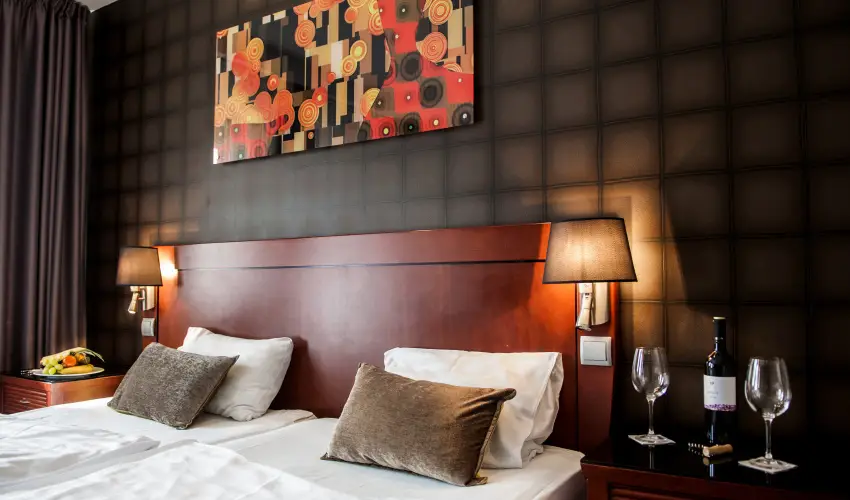 Hotel Az�r Si�fok - M�rcius 15. - speci�lis el�refizet�ssel (min. 3 �j)
