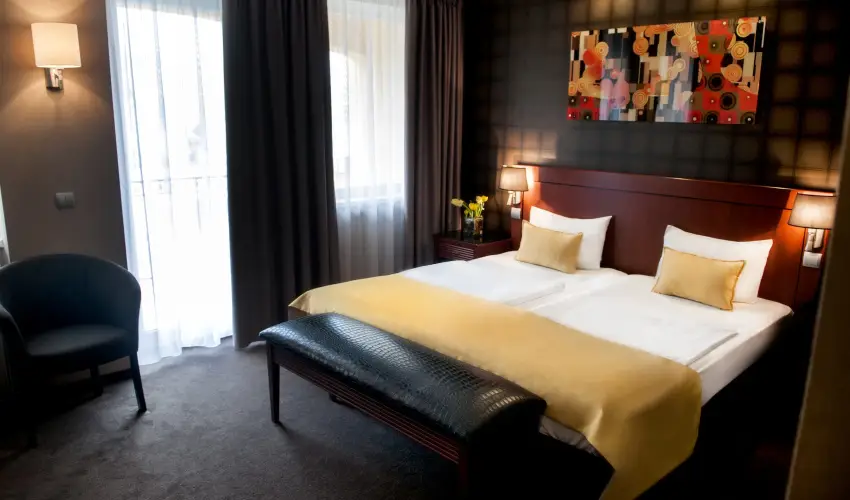 Hotel Az�r Si�fok - M�rcius 15. - speci�lis el�refizet�ssel (min. 3 �j)