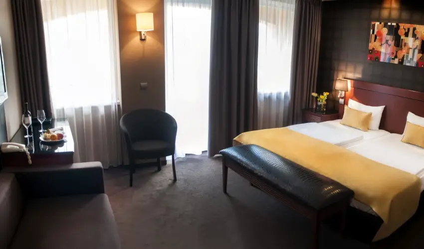 Hotel Az�r Si�fok - M�rcius 15. - speci�lis el�refizet�ssel (min. 3 �j)