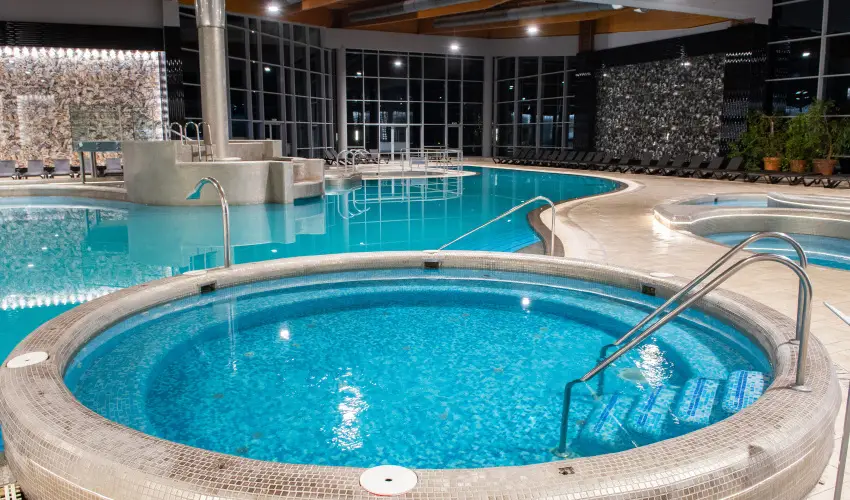 Hotel Az�r Si�fok - M�rcius 15. - speci�lis el�refizet�ssel (min. 3 �j)