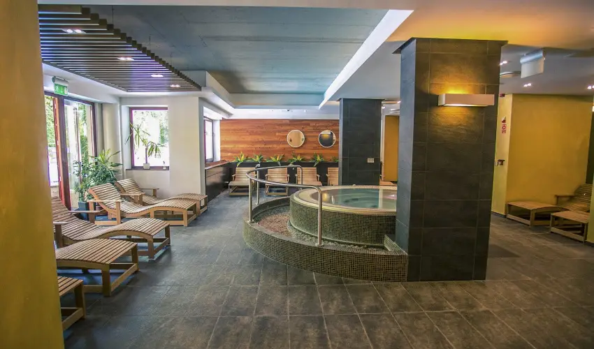 Hotel Bassiana S�rv�r - M�rcius 15. 