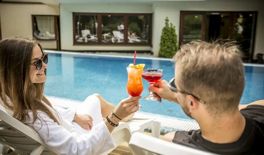 Hotel Bassiana S�rv�r - M�rcius 15. 