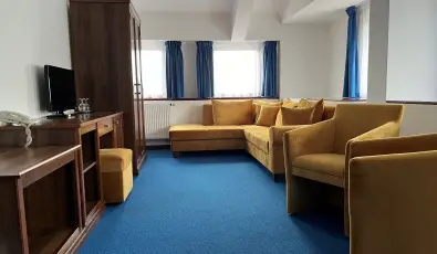 Hotel Bassiana S�rv�r