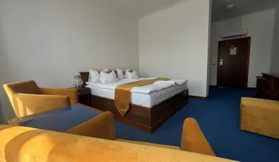 Hotel Bassiana S�rv�r