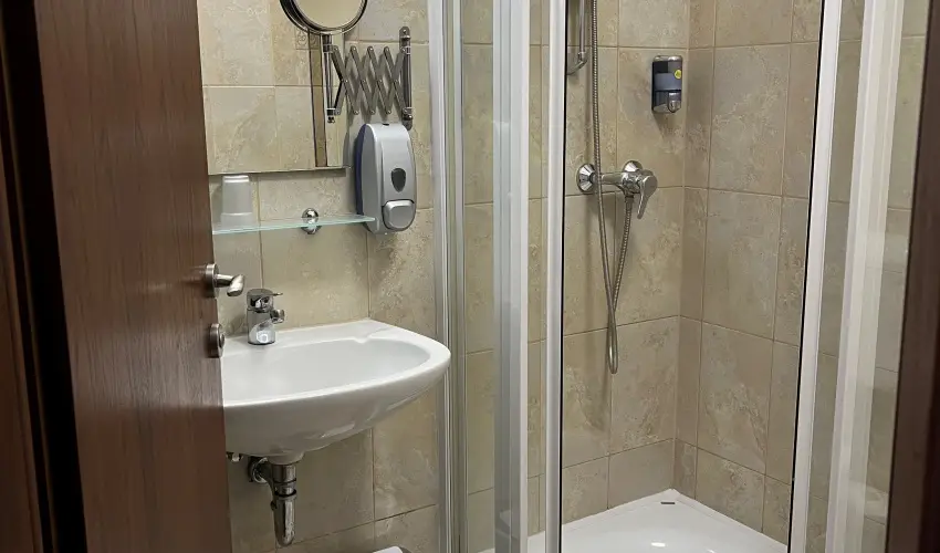 Hotel Bassiana S�rv�r - M�rcius 15. 