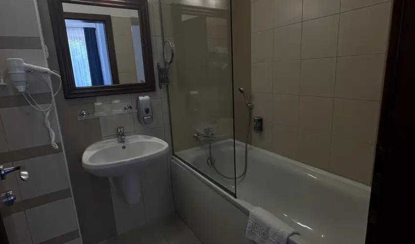 Hotel Bassiana S�rv�r - M�rcius 15. 