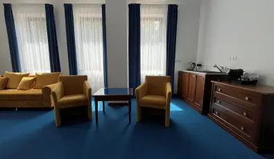 Hotel Bassiana S�rv�r