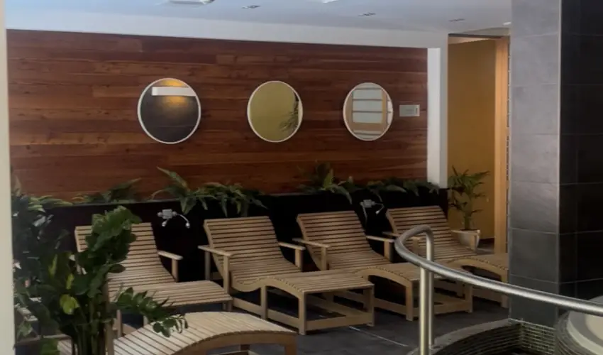 Hotel Bassiana S�rv�r - M�rcius 15. 