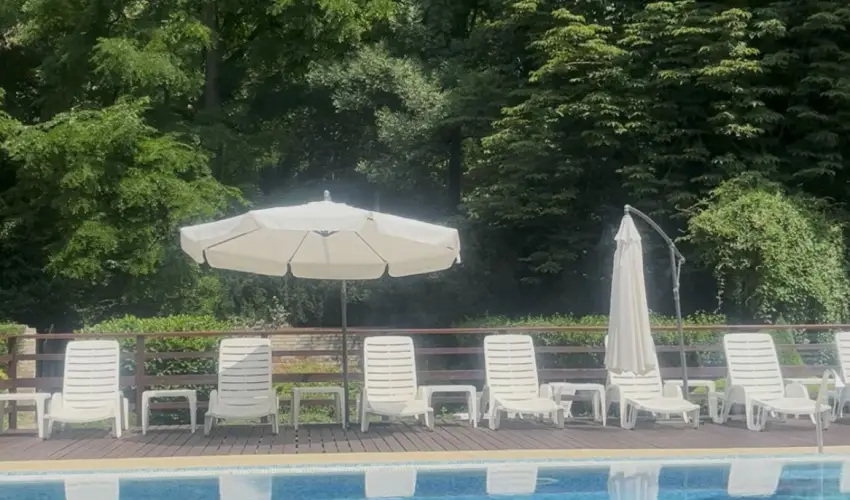 Hotel Bassiana S�rv�r - M�rcius 15. 