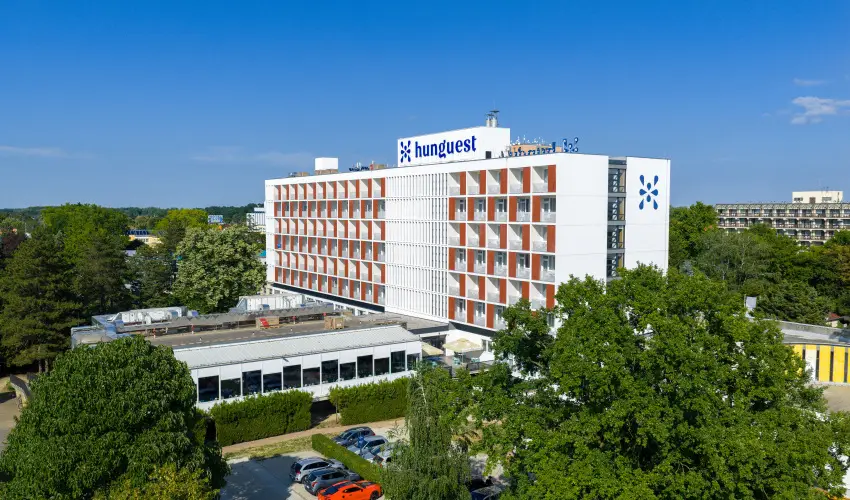 Hunguest Hotel B�ke Hajd�szoboszl� - M�rcius 15. (min. 2 �j)