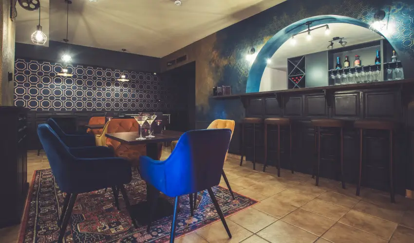 Hotel Cabernet Vill�nyk�vesd - M�rcius 15.