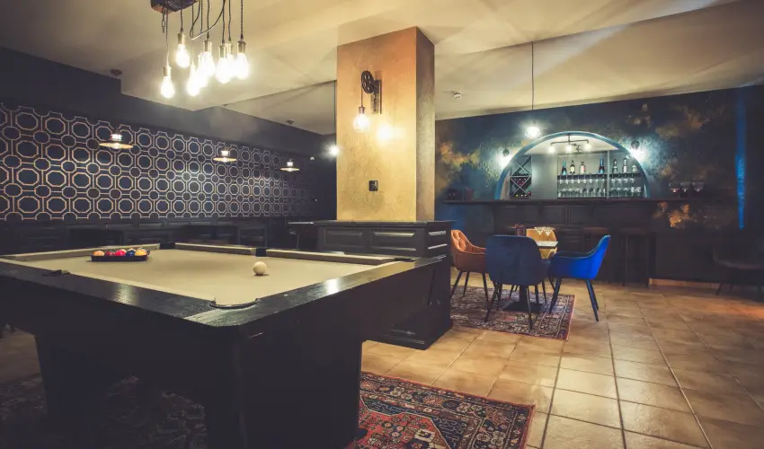 Hotel Cabernet Vill�nyk�vesd - M�rcius 15.