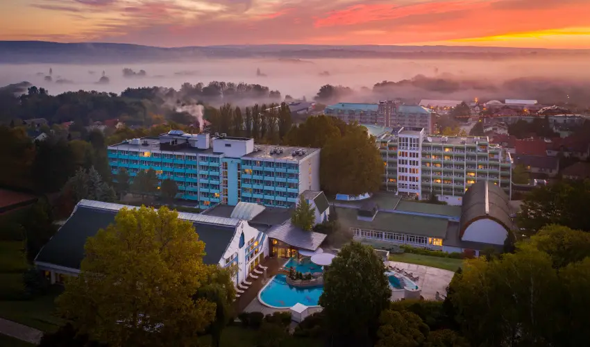 NaturMed Hotel Carbona H�v�z - M�rcius 15. 