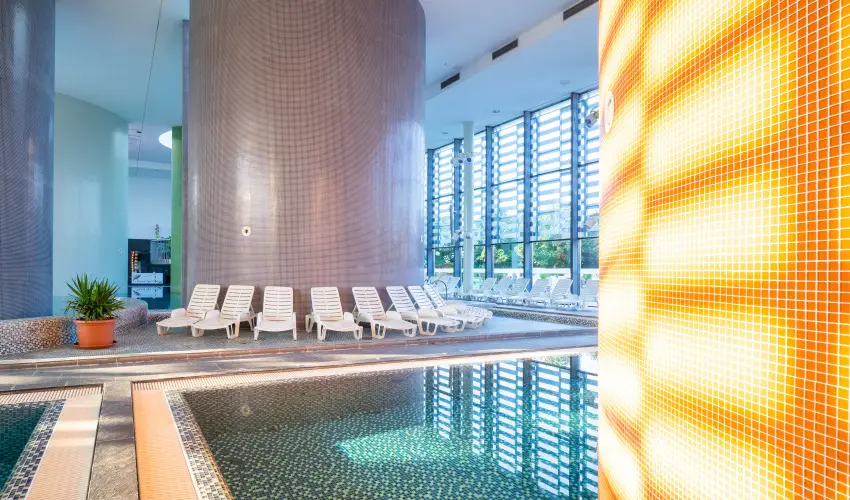 Hotel Castello & Thermal Spa Sikl�s - M�rcius 15.