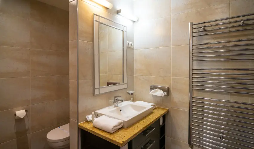 Hotel Castello & Thermal Spa Sikl�s - M�rcius 15.
