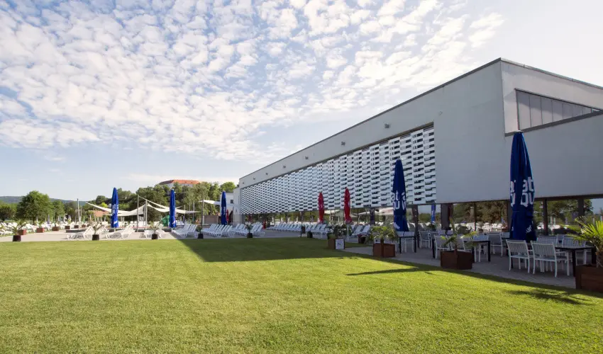 Hotel Castello & Thermal Spa Sikl�s - M�rcius 15.