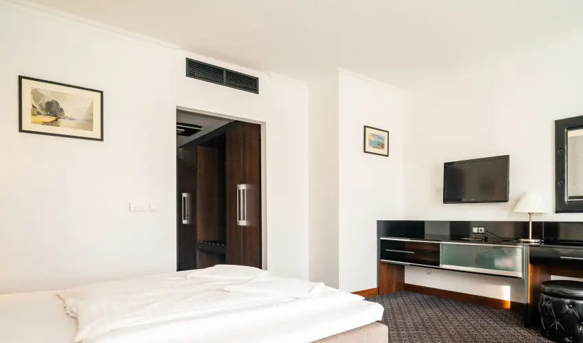 Hotel Castello & Thermal Spa Sikl�s - M�rcius 15.