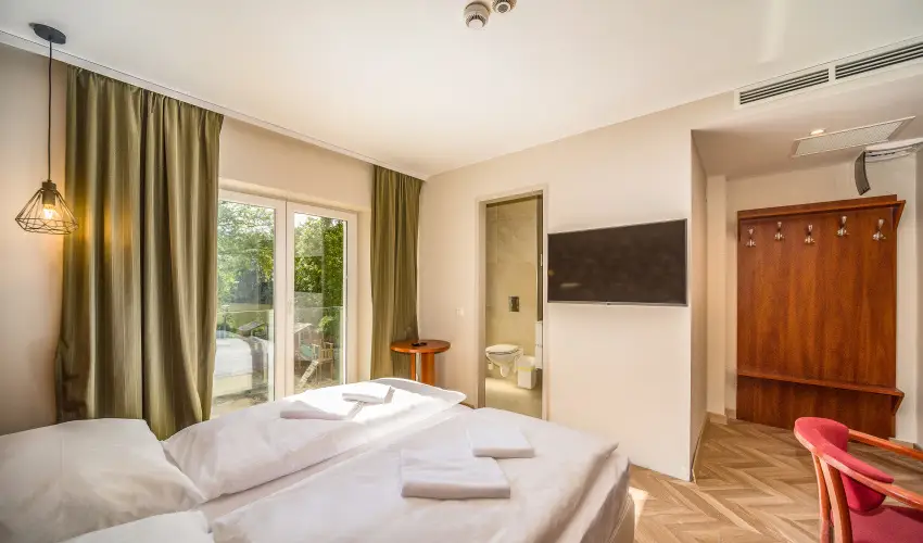 Hotel Csillag Tokaj Rakamaz - M�rcius 15. 