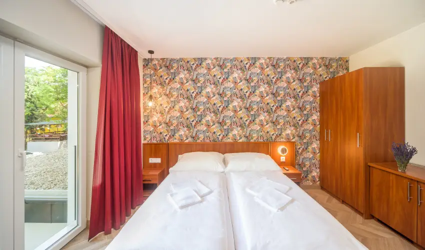 Hotel Csillag Tokaj Rakamaz - M�rcius 15. 