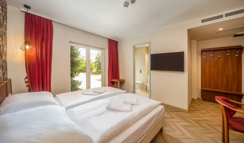 Hotel Csillag Tokaj Rakamaz - M�rcius 15. 