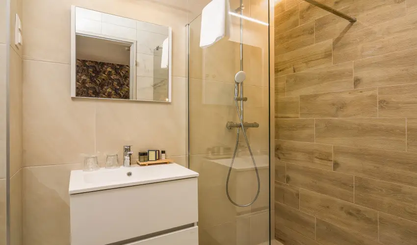 Hotel Csillag Tokaj Rakamaz - M�rcius 15. 