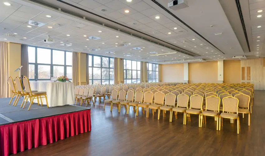 Hotel Eger & Park Eger - M�rcius 15. (min. 3 �j)