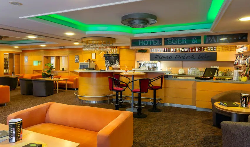 Hotel Eger & Park Eger - M�rcius 15. (min. 3 �j)