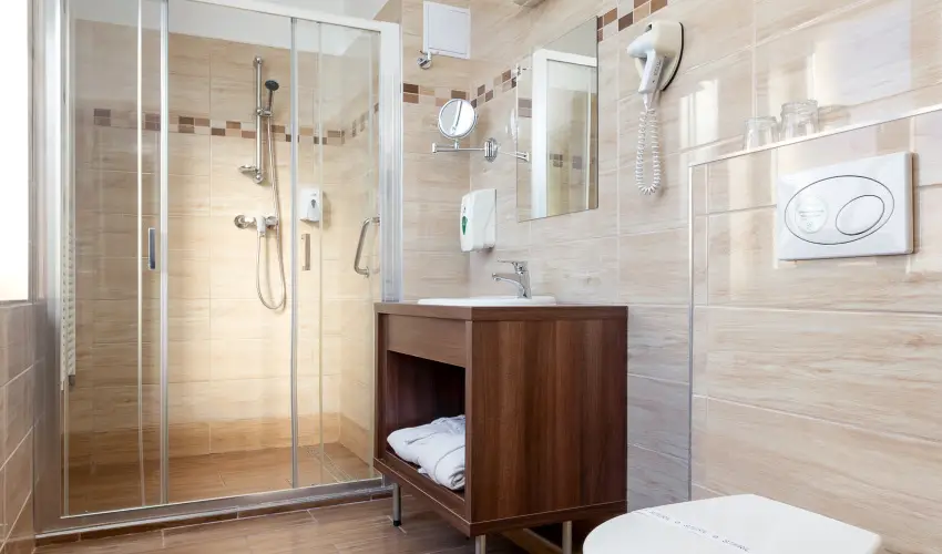 Hotel Eger & Park Eger - M�rcius 15. (min. 3 �j)