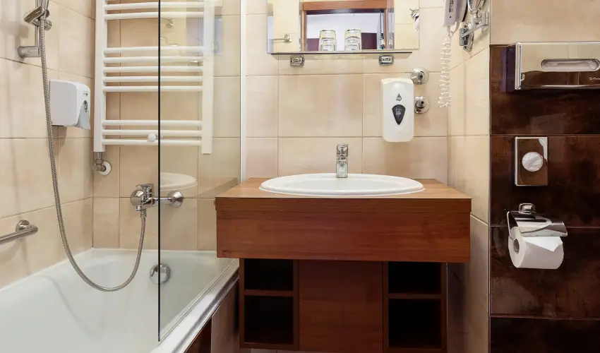 Hotel Eger & Park Eger - M�rcius 15. (min. 3 �j)