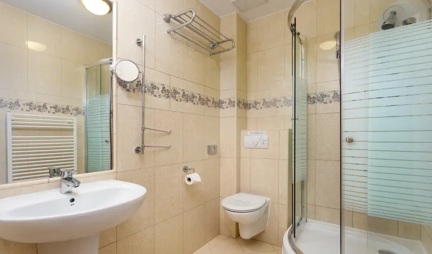 Hotel Eger & Park Eger - M�rcius 15. (min. 3 �j)