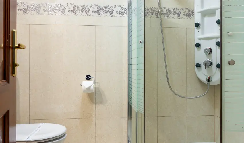 Hotel Eger & Park Eger - M�rcius 15. (min. 3 �j)