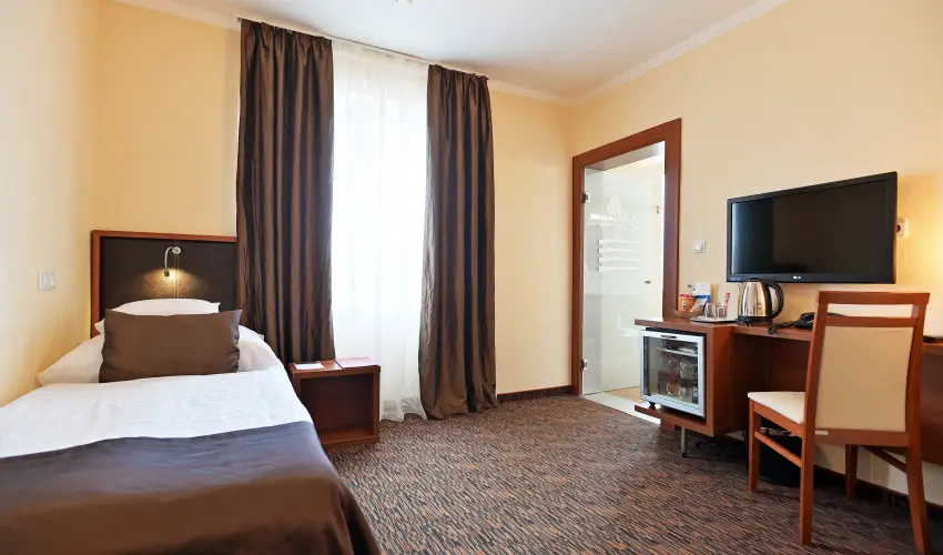 Hotel Eger & Park Eger - M�rcius 15. (min. 3 �j)