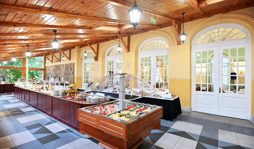 Hotel Eger & Park Eger - M�rcius 15. (min. 3 �j)