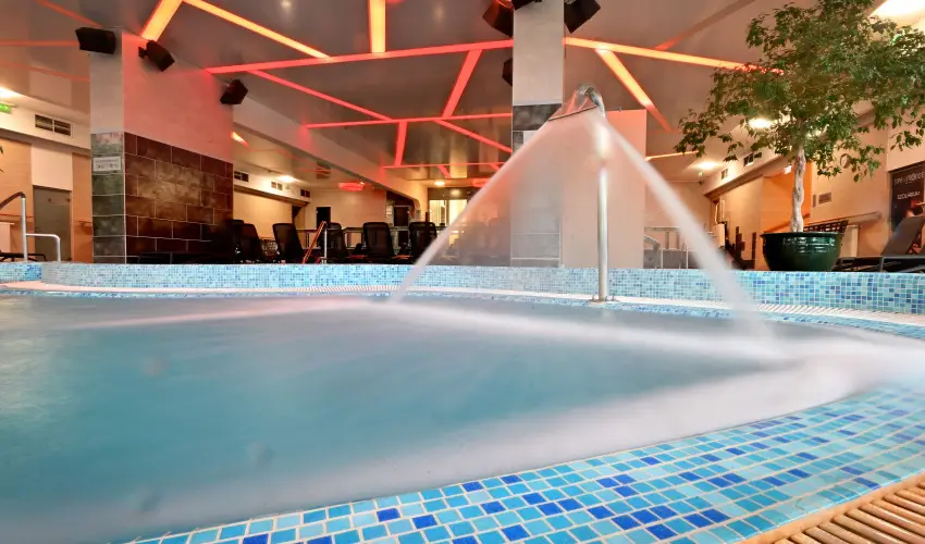 Hotel Eger & Park Eger - M�rcius 15. (min. 3 �j)