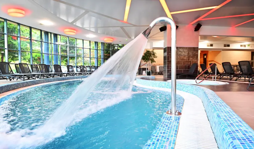 Hotel Eger & Park Eger - M�rcius 15. (min. 3 �j)
