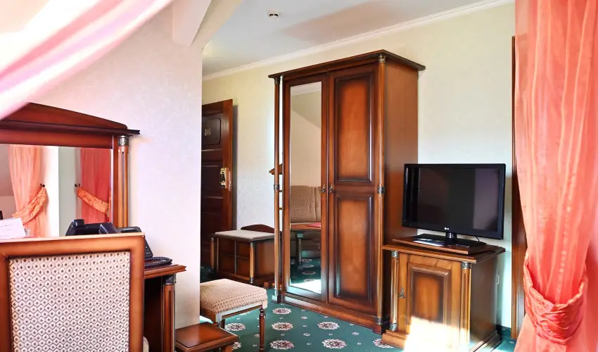Hotel Eger & Park Eger - M�rcius 15. (min. 3 �j)