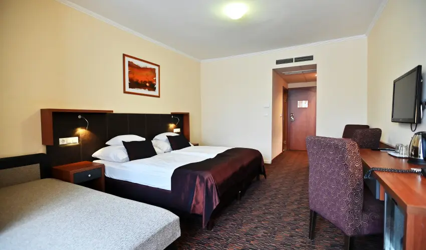 Hotel Eger & Park Eger - M�rcius 15. (min. 3 �j)