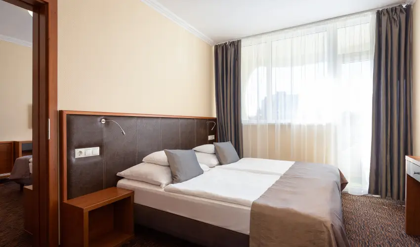 Hotel Eger & Park Eger - M�rcius 15. (min. 3 �j)